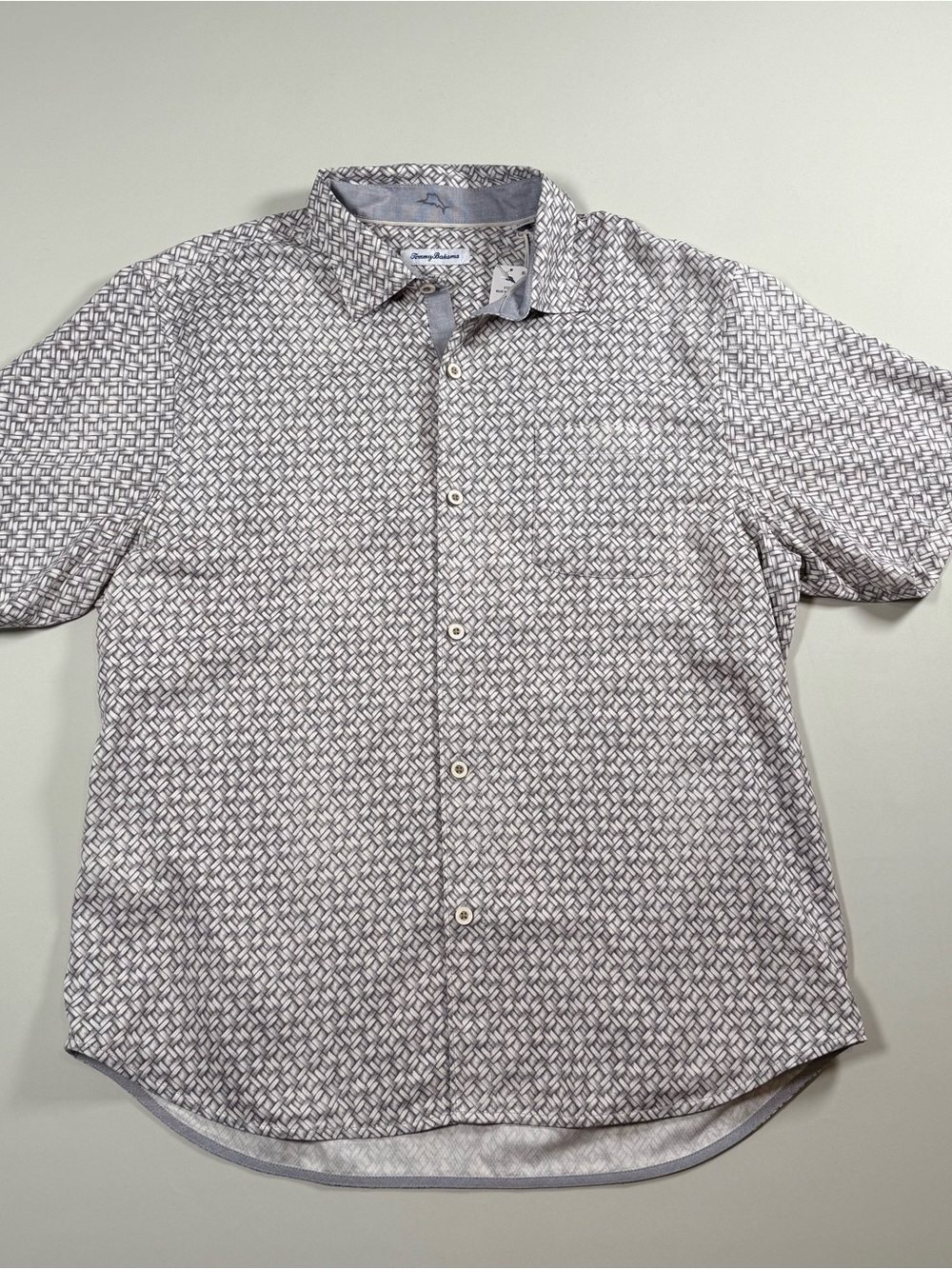 Tommy Bahama White and Gray 100% Silk Casual Button Down Short Sleeve Shirt XL - Picture 2 of 9